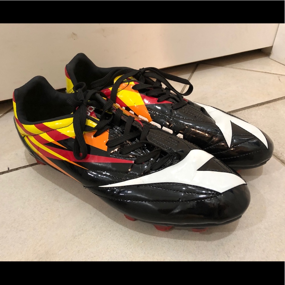 Diadora soccer/football cleats Stadio men’s size 9